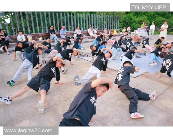 街舞战术排行榜揭晓成都街舞队荣获第三名引发热议 街舞战术排行榜揭晓成都街舞队荣获第三名引发热议